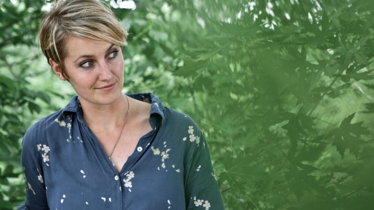 A new  album from  Joan Shelley ’04